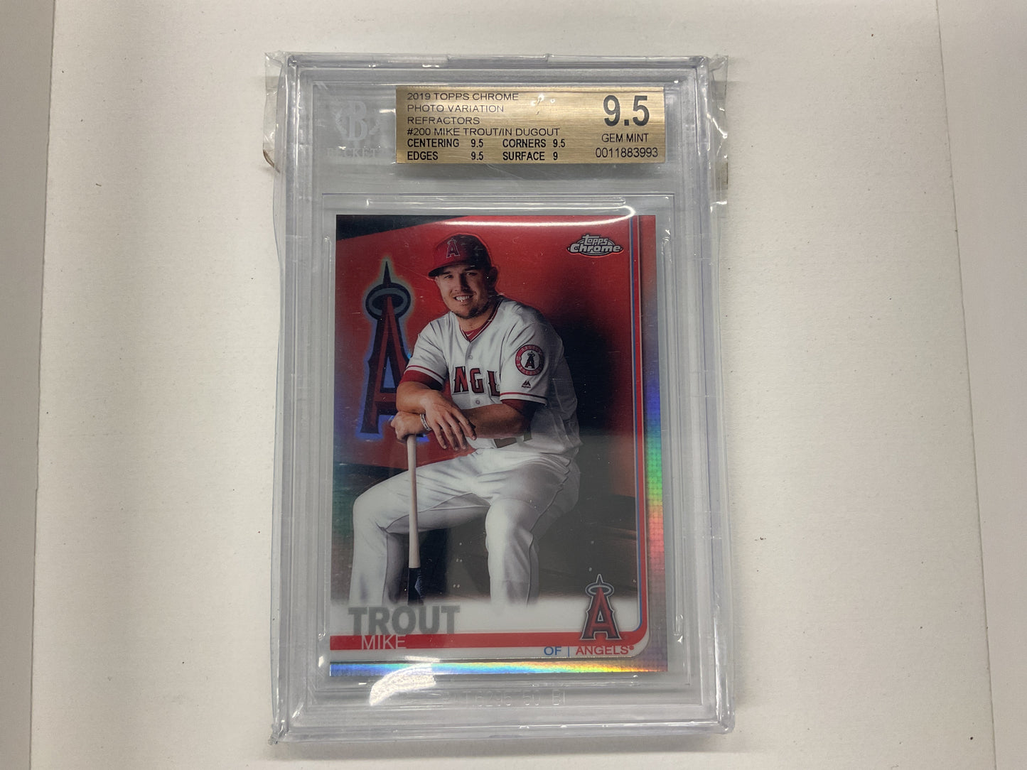 2019 Topps Chrome Mike Trout Variation refractor #200