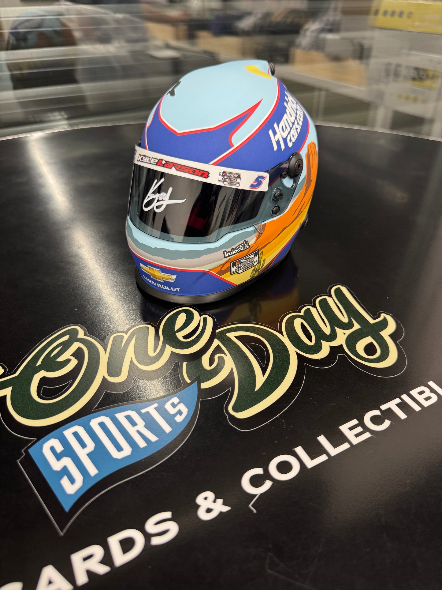 Mini Helmet - Nascar Kyle Larson