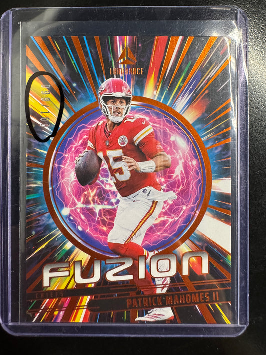2025 Panini Luminance - Fuzion Patrick Mahomes II - Fuzion /100 SP